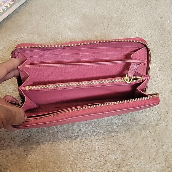 Authentic Prada Milano wallet - Picture 3 of 8